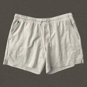 Nike ivory Primary Fleece Men's 7" Dri-FIT Unlined Performance Shorts size XL